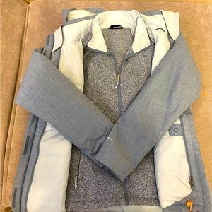 Womens The North Face winter jacket with inner fleece and outer shell!